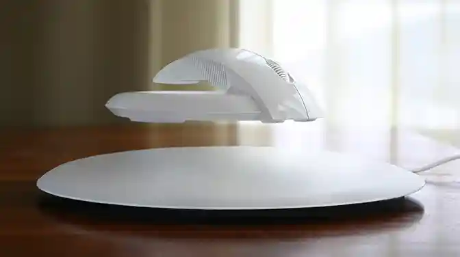The BAT, el mouse que levita
