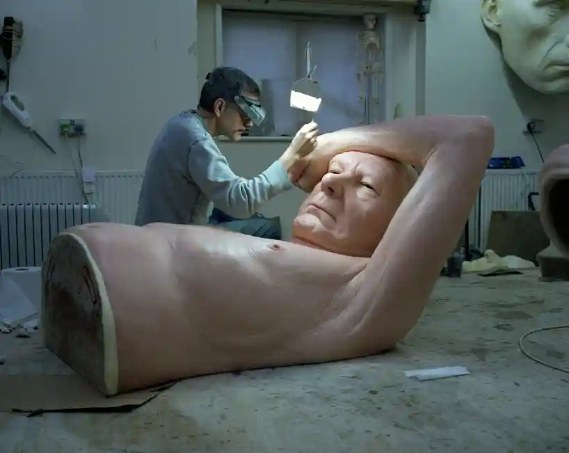 Ron Mueck en la Fundación Cartier de Paris