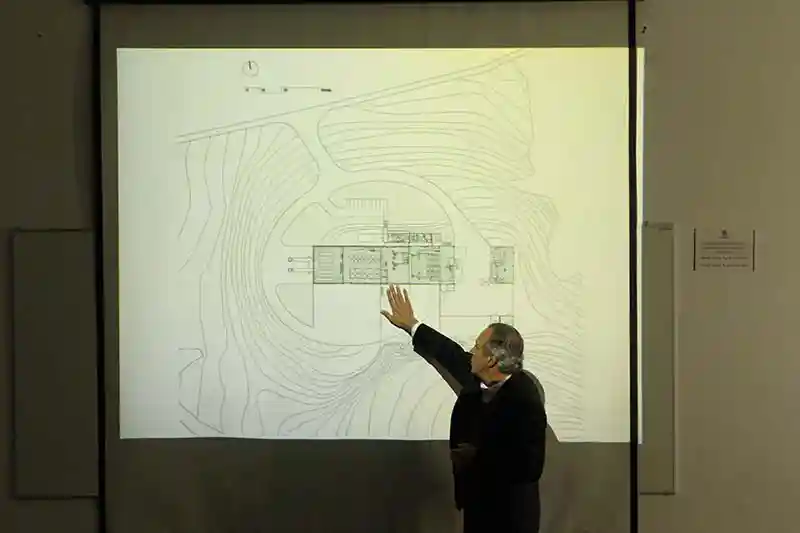 Charla Guillermo Hevia