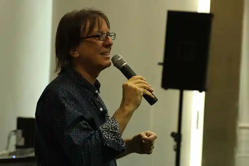 Hernán Rojas visita Campus Creativo