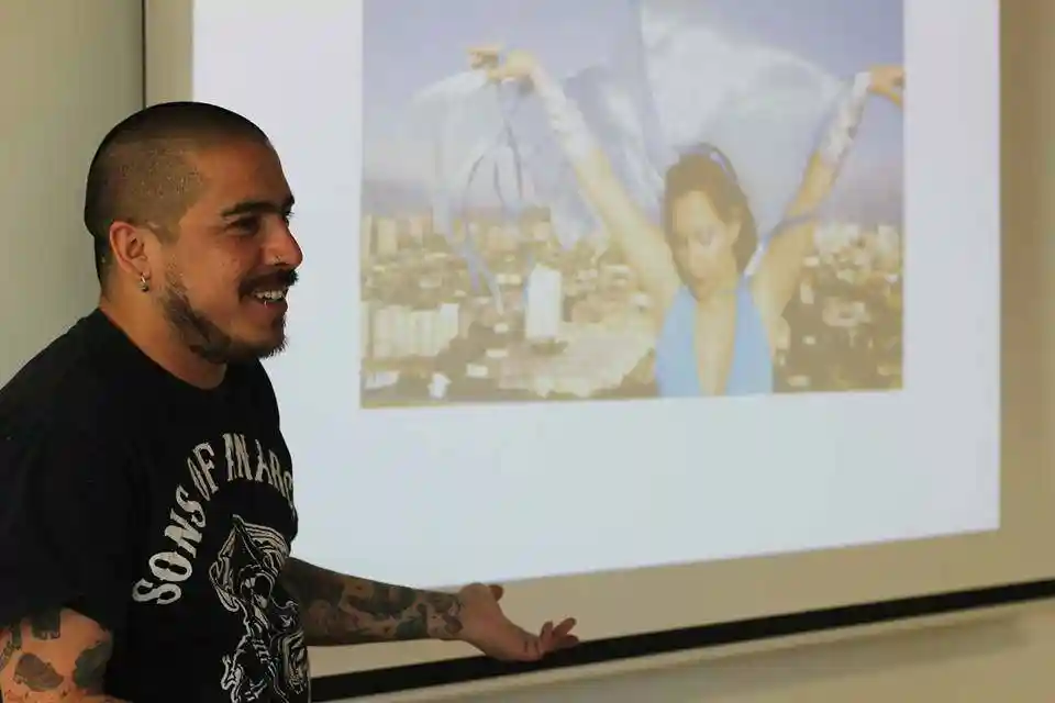 Charla diseñador gráfico Gonzalo Osorio