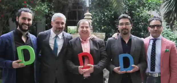 Ministro Ottone entrega Sello de Excelencia en Diseño y presenta el libro “La ruta de los palacios”