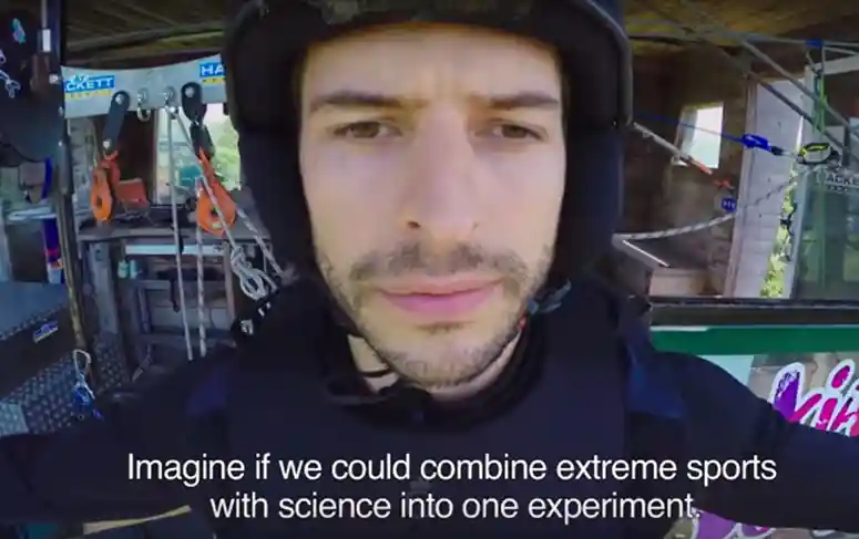 Hombre salta del primer bungee sin cuerdas y, ¡logra sobrevivir!
