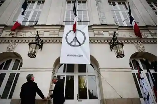 How the ‘Peace for Paris’ image went viral following the Paris attacks