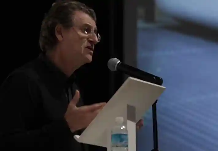 Alfredo Jaar: “El Artista crea modelos de pensar el mundo”