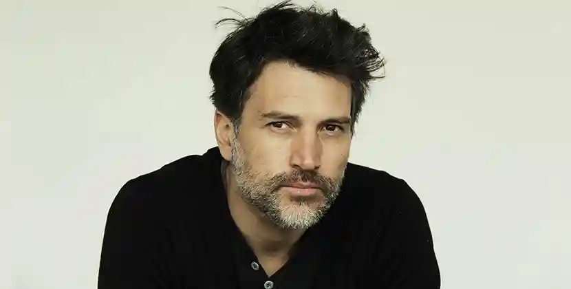 Andrés Briceño, Alumni de Arquitectura, participará en primera Bienal de Diseño en Londres