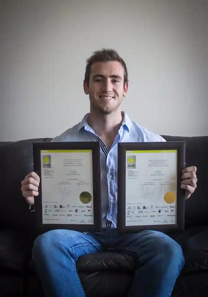 Alumni de Campus Creativo recibe dos importantes Premios Internacionales de Diseño