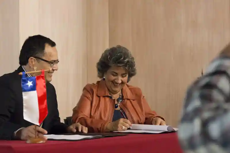 Campus Creativo UNAB y Municipalidad de Viña suscriben convenio “Vital City”