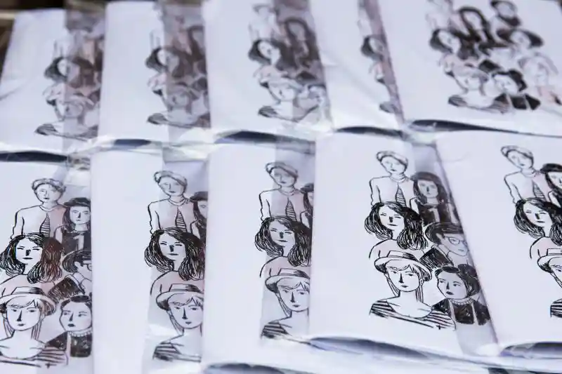 Fanzine “Chicas locales”