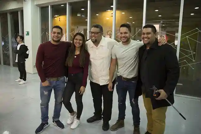 La Diáspora Diseñador Gráfico Juan Madriz
