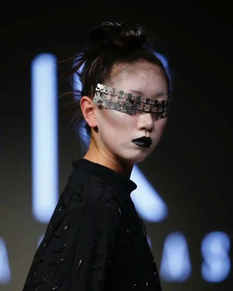 Alumni de Diseño de Vestuario y Textil presenta su trabajo en el Vancouver Fashion Week