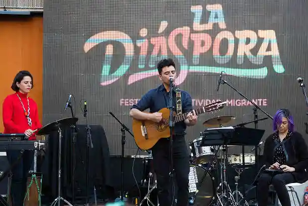 Festival de Creatividad Migrante UNAB finaliza con encuentro artístico multicultural
