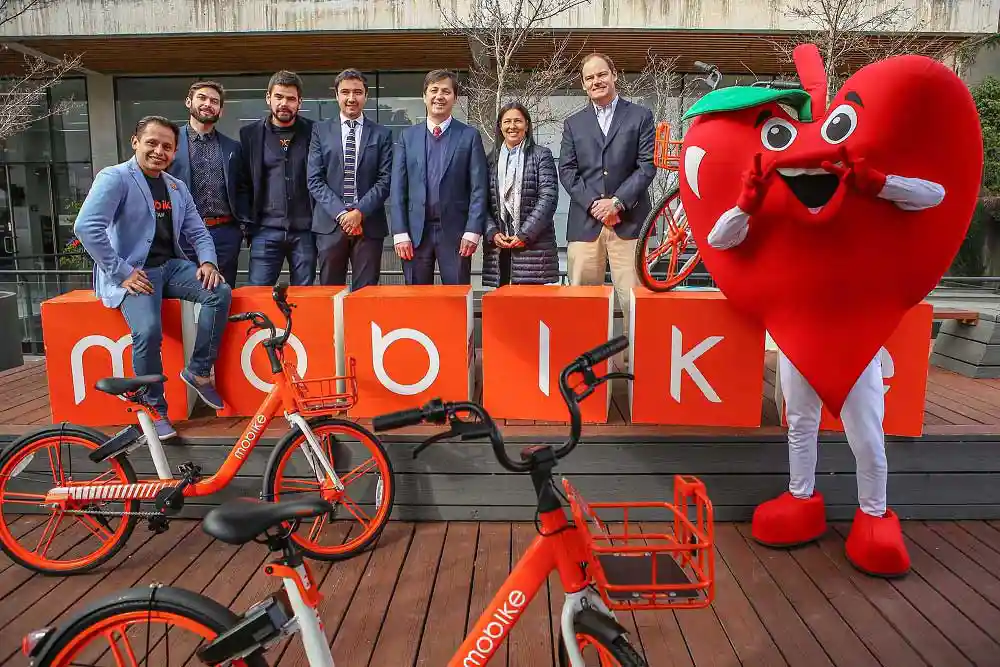 UNAB y Mobike firman alianza