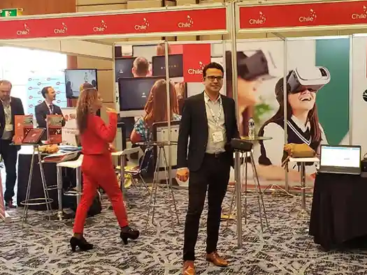 El profesor busca innovar la educación desde la realidad virtual