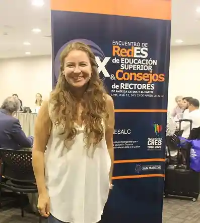 Carolina Pinedo asiste a Encuentro de Redes de Educación Superior en Lima