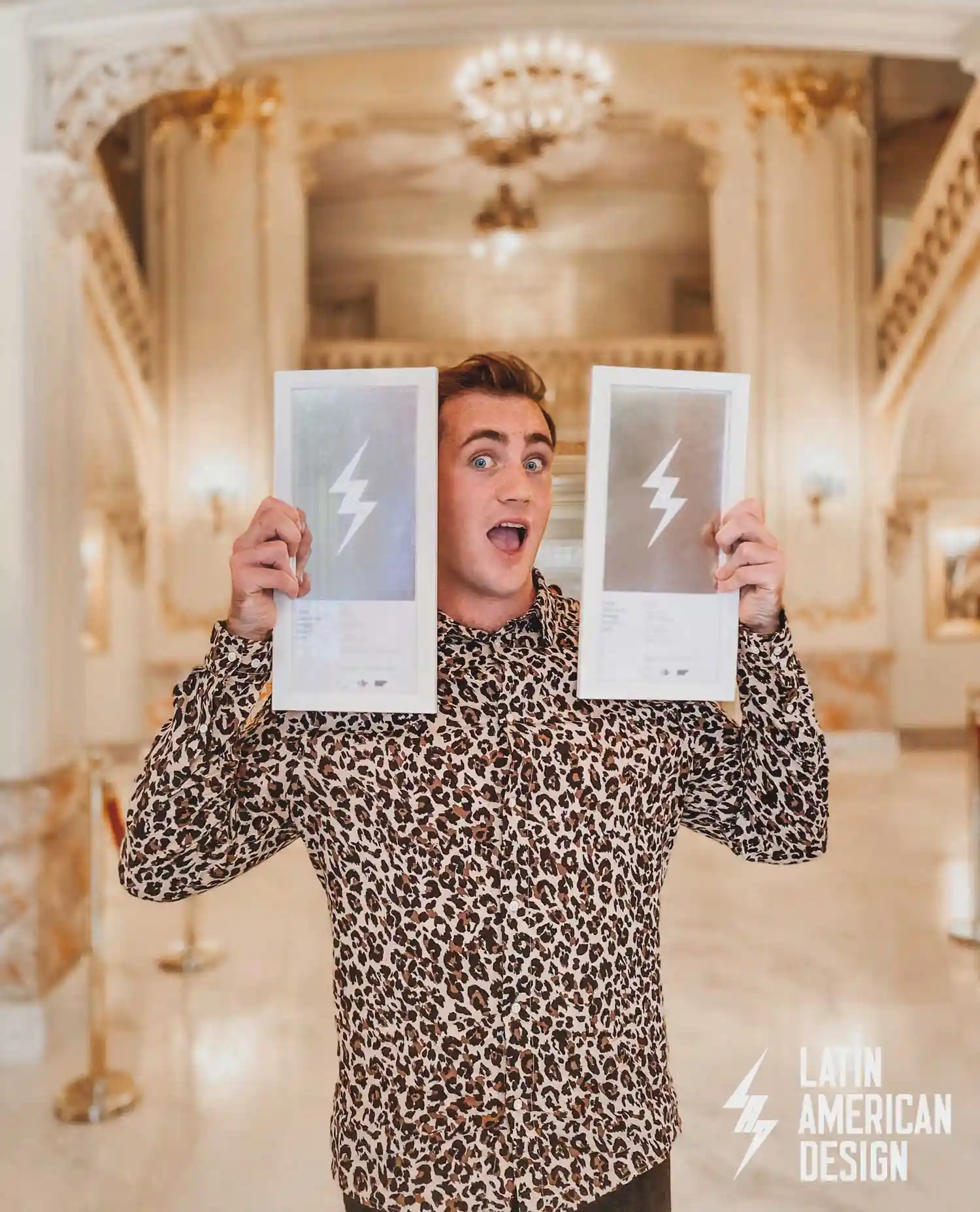 ORGULLO UNAB | Ian Wallace fue premiado en los Latin American Design Awards