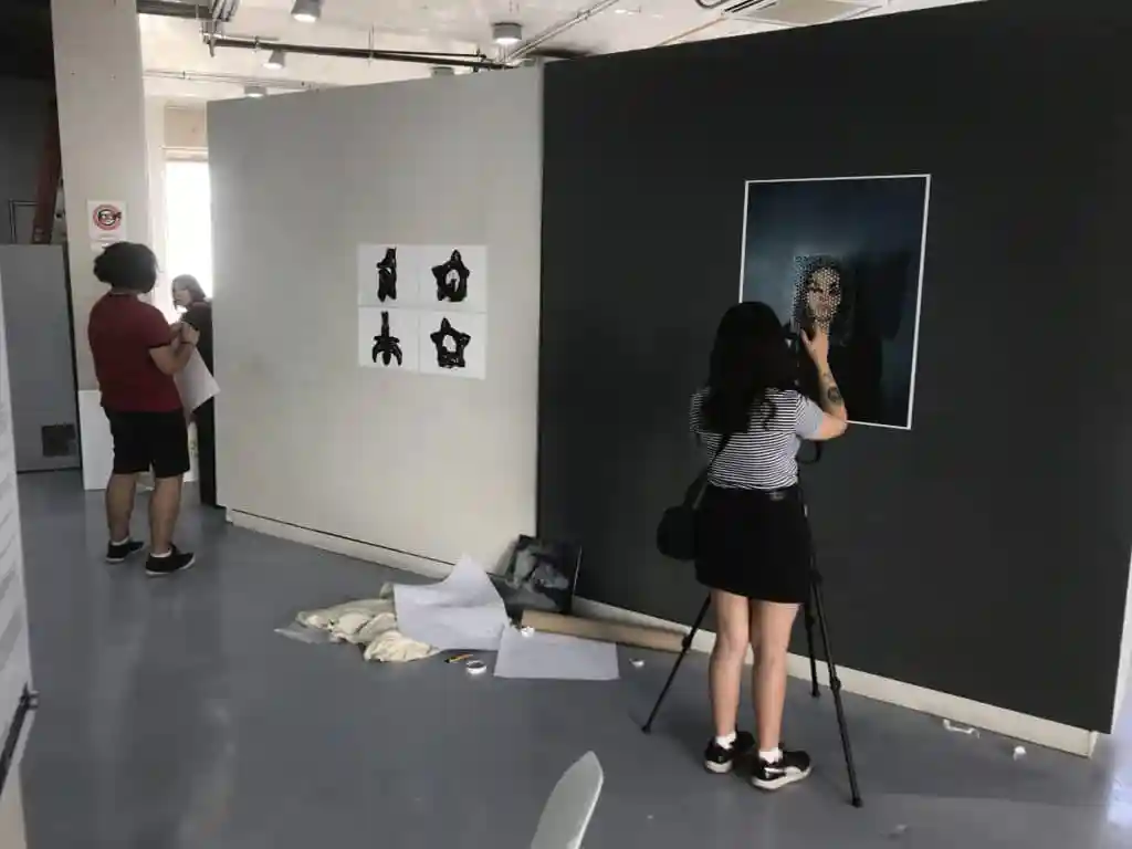 Estudiantes y egresada de Artes Visuales UNAB fueron seleccionadas en el XLIII Concurso Nacional de Arte Joven