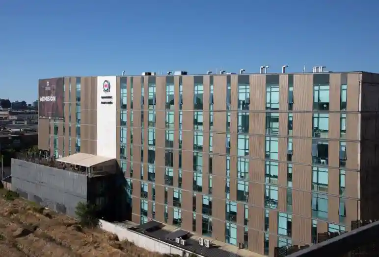 Egresado de la Sede Viña del Mar regresan para ceremonias de titulación presenciales retrasadas por el covid-19 y 2021