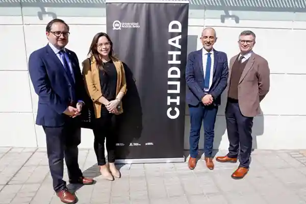 UNAB realizó lanzamiento de CIUDHAD: Gobernador de la RM y exministras revisaron los principales desafíos para la planificación de una ciudad