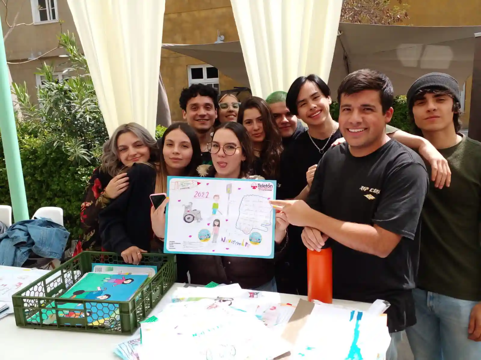 Académico de Campus Creativo aporta a la Teletón como jurado en el concurso de dibujo