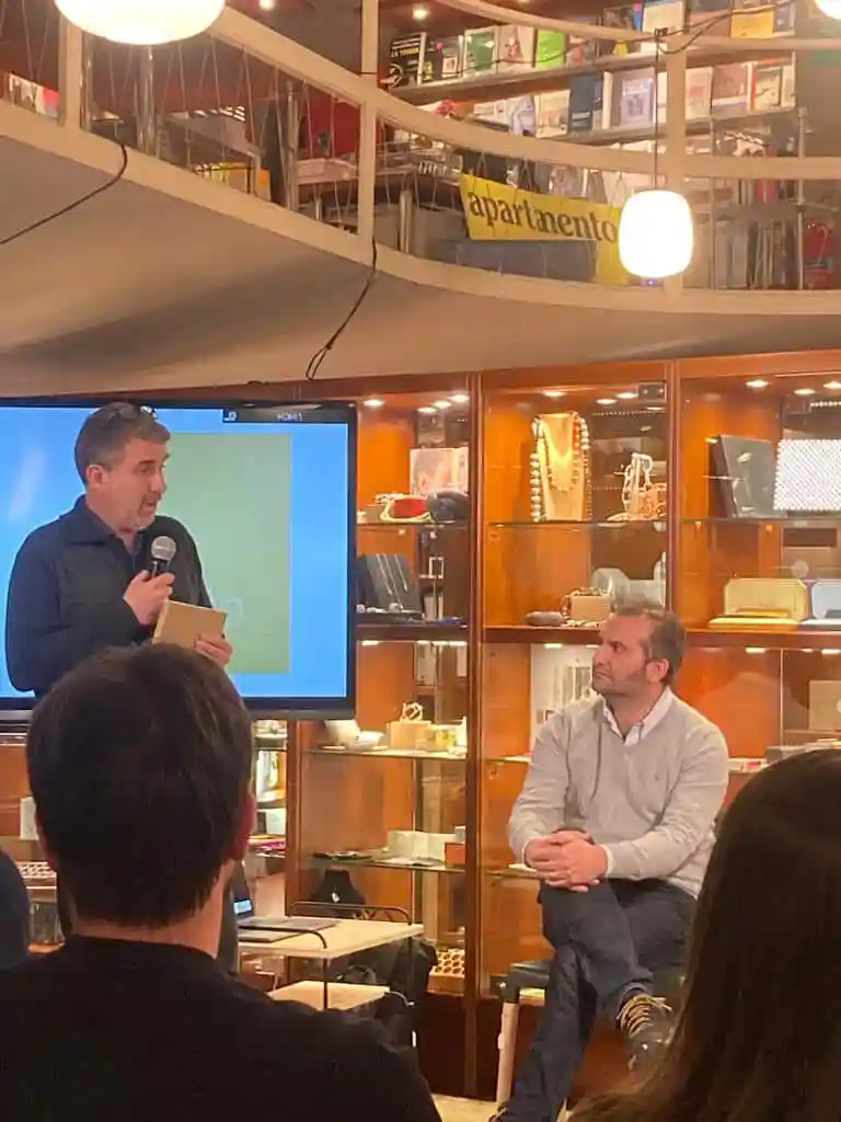 Director de Arquitectura lanzó el último número de revista rita_ en España