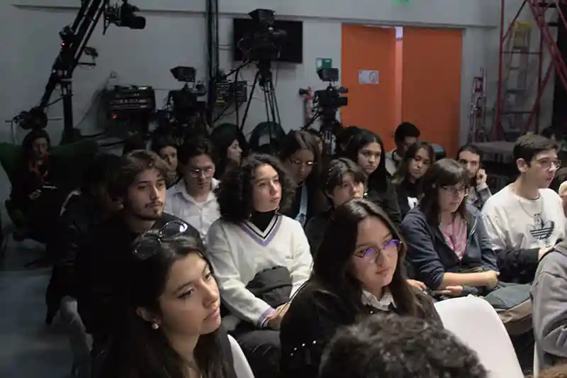 Estudiantes de Diseño y Publicidad se sumaron al programa “Re: ACT”